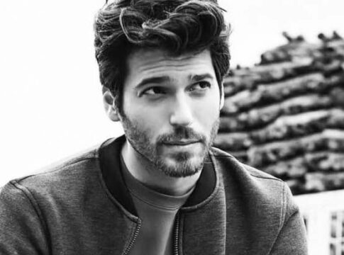 can yaman acteur turc de clair de lune et une vie révée