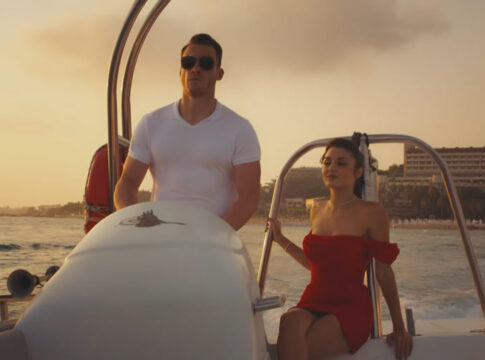 eda et serkan sur le bateau dans l'episode 5
