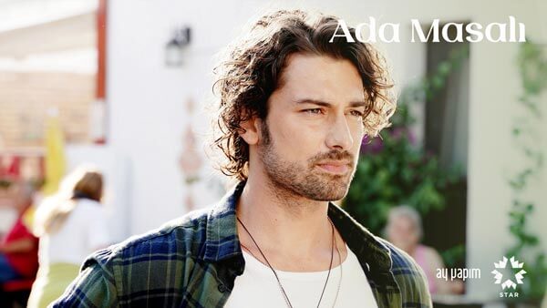 l’acteur turc Alp Navruz signe un accord avec Yves Rocher, la marque de cosmétiques française
