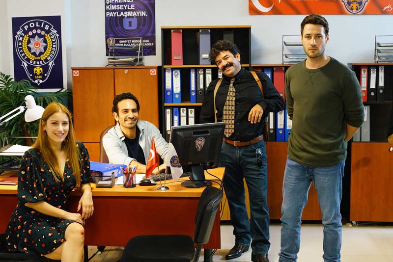 serie misafir avec hazal kaya ozan dolunay et burga gulsoy