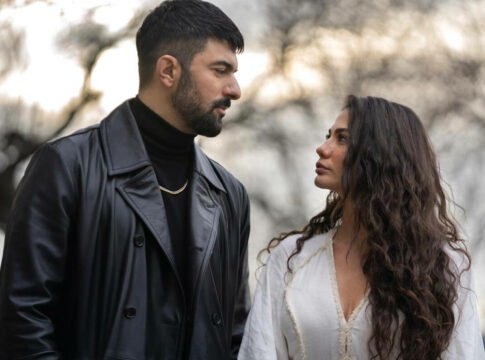 farah et tahir dans la serie adim farah avec engin akyurek et demet ozdemir