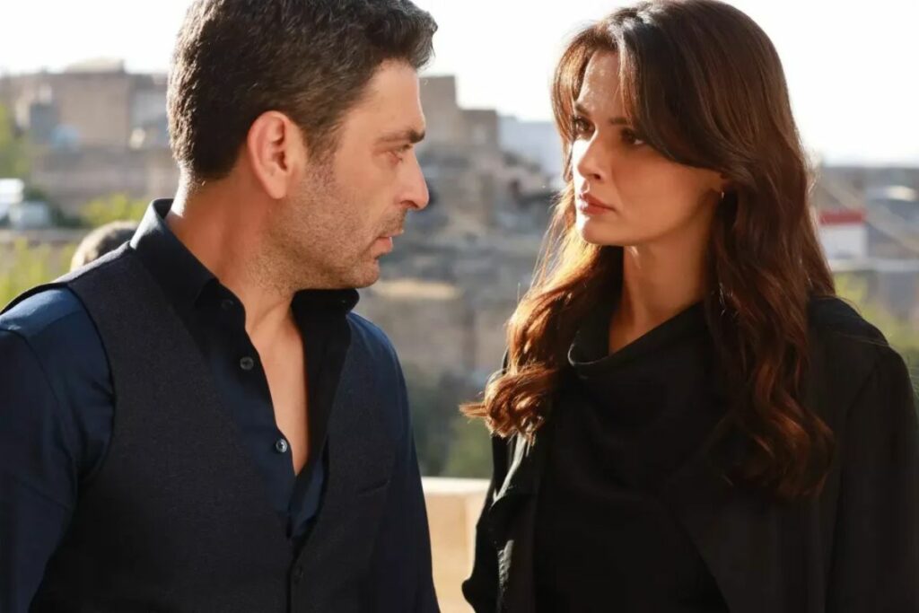uzak sehir serie alya cihan ozan akbaba sinem unsal